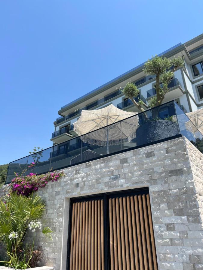 Mazarine Hotel, Vlore, Albania Radhime Exterior photo
