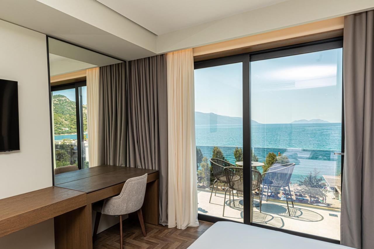 Mazarine Hotel, Vlore, Albania Radhime Exterior photo